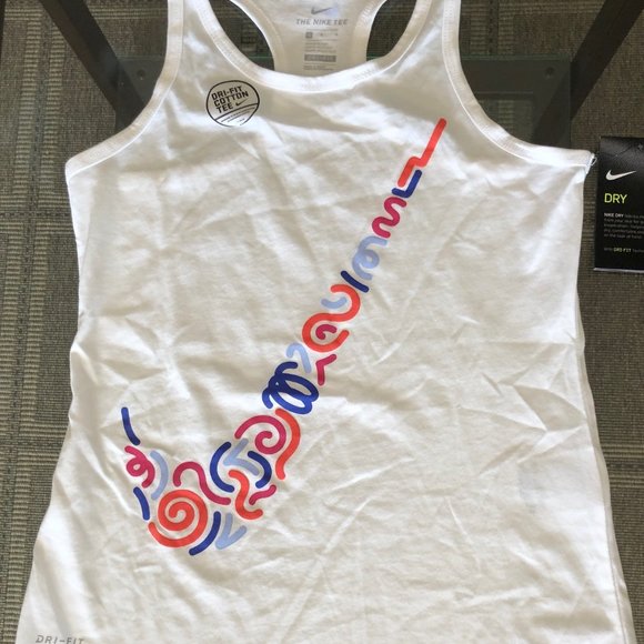 Nike Dri-Fit Running Shorts and Tank Top - Picture 5 of 6